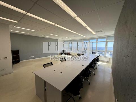 комерційна за адресою Кловський узвіз, 7a