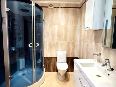 будинок за адресою Героїв Дніпра вул.