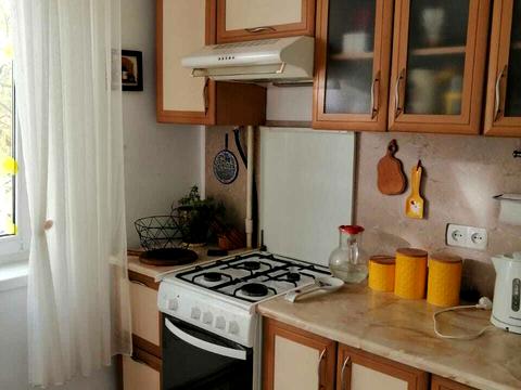 квартира за адресою Романа Шухевича просп. (Генерала Ватутіна), 8