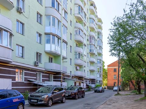 квартира за адресою Курсанта Єськова вул., 26