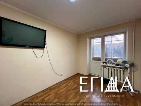 комерційна за адресою Степана Бандери вул., 9