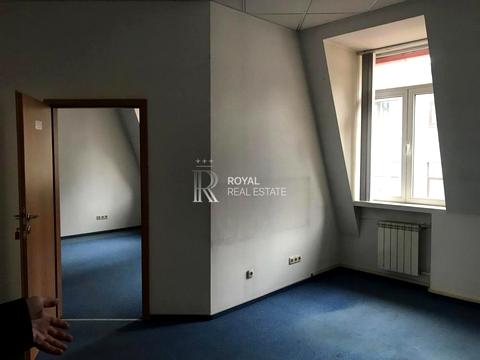 комерційна за адресою Ґарета Джонса вул. (Сім'ї Хохлових), 8