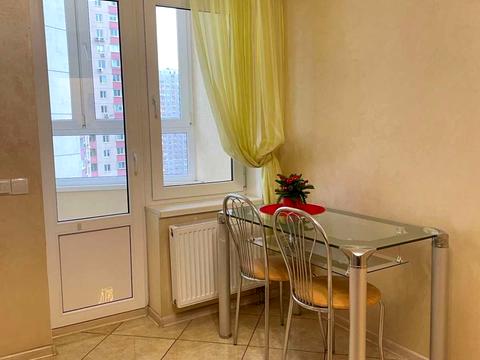 квартира за адресою Анни Ахматової вул., 34