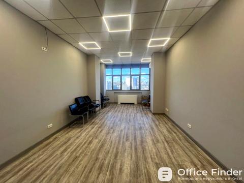 комерційна за адресою Велика Васильківська вул. (Червоноармійська), 72-А