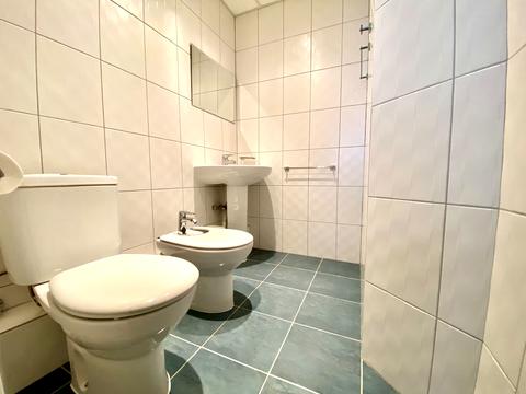 комерційна за адресою Незалежної України вул. (40 років Радянської України), 3