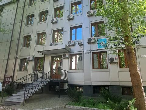 комерційна за адресою Незалежності вул., 18а
