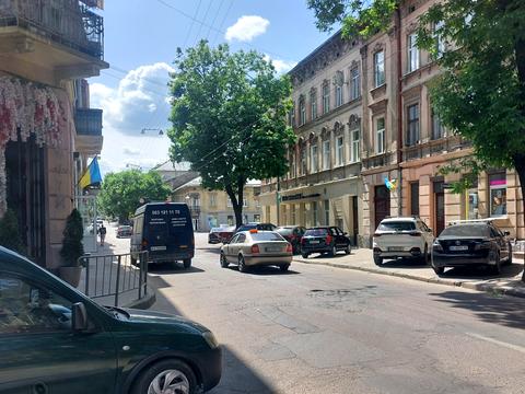 комерційна за адресою Героїв УПА вул., 16