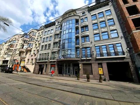 комерційна за адресою Дмитрівська вул., 44