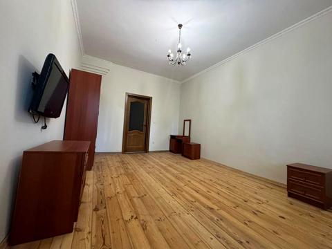 квартира за адресою Гетьмана Івана Мазепи вул. (Топольна), 37