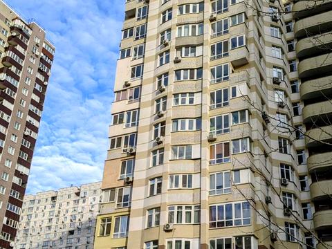 квартира за адресою Анни Ахматової вул., 22