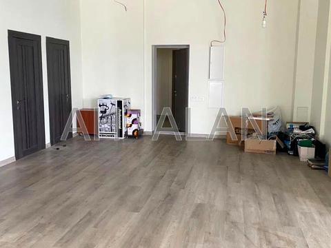 комерційна за адресою Євгена Маланюка вул. (Степана Сагайдака), 110