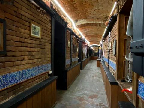 коммерческая по адресу Леся Курбаса ул., 2