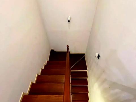 комерційна за адресою Володимирська вул., 40
