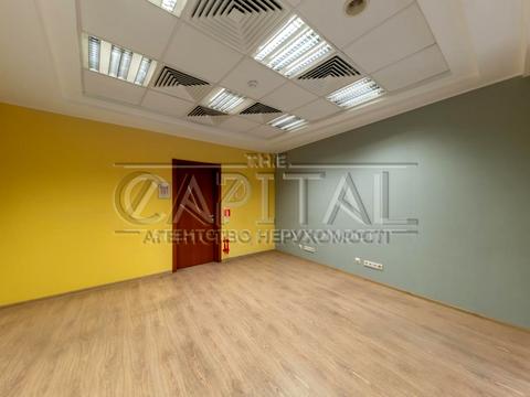 комерційна за адресою Дмитрівська вул., 94