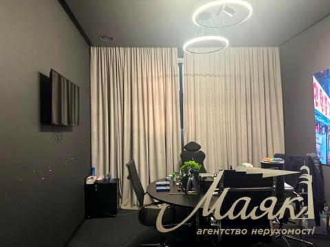 коммерческая по адресу Антоновича ул. (Горького), 74