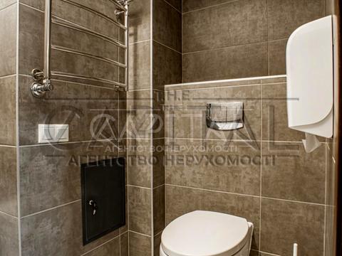 комерційна за адресою Предславинська вул., 30