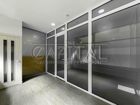 комерційна за адресою Антоновича вул. (Горького), 131