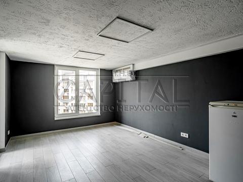 коммерческая по адресу Миколы Бажана просп., 16