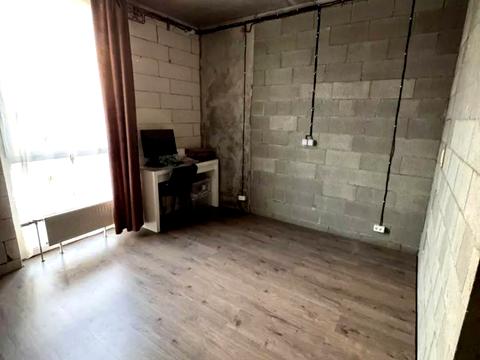 квартира за адресою Салютна вул., 2