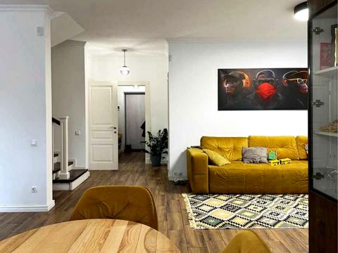 будинок за адресою Жуляни