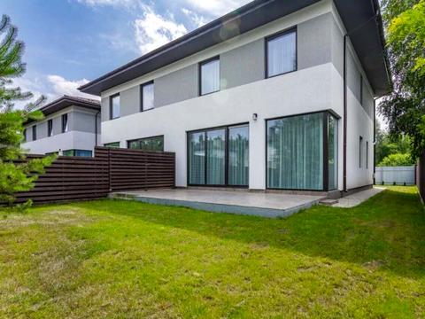 дом по адресу Сержа Лифаря ул. (Олександра Сабурова)