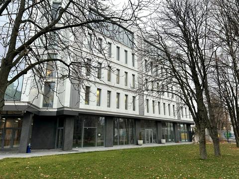 комерційна за адресою Пилипа Орлика просп. (Ілліча), 16