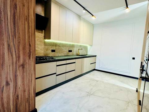 квартира за адресою Молодіжна вул., 8