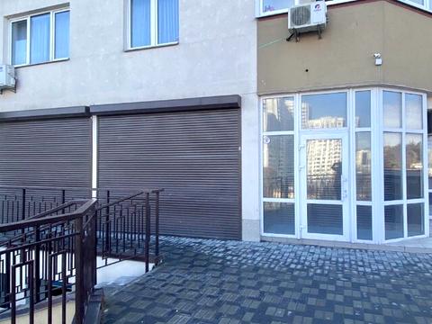 комерційна за адресою Деміївська вул., 13
