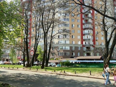 паркомісце за адресою Юлії Здановської вул. (Ломоносова), 71-Ж