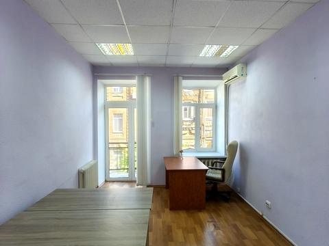 комерційна за адресою Короленка вул. (Первозванівська), 8