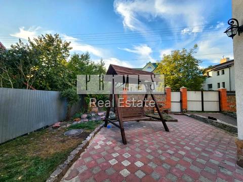 будинок за адресою Набережна вул.