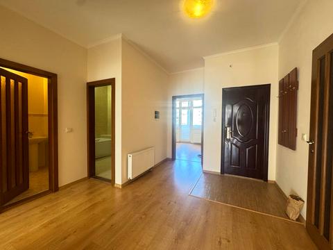 квартира за адресою Олександра Хіри вул., 1