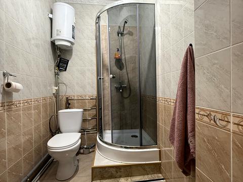 комерційна за адресою Миколи Міхновського бульв. (Дружби Народів), 8-А