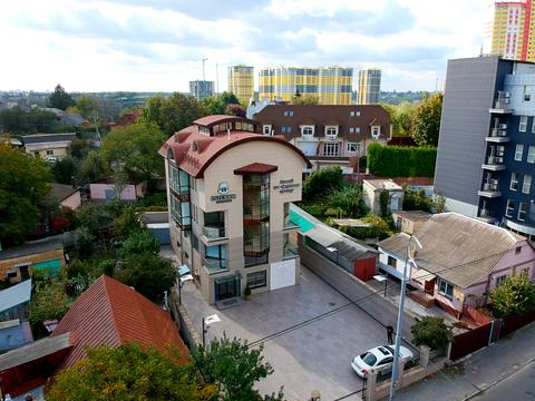 комерційна за адресою Валерія Лобановського просп.