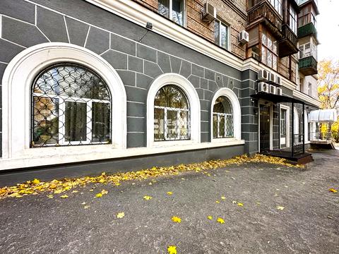 комерційна за адресою Космічна вул., 4/11