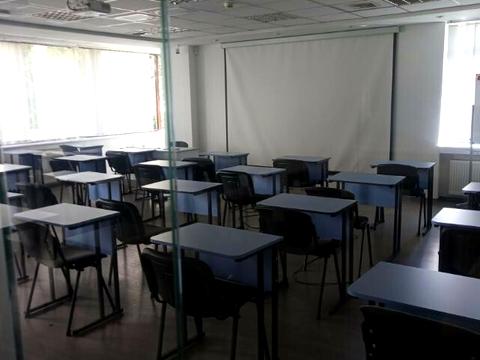 комерційна за адресою Володимирська вул., 77а