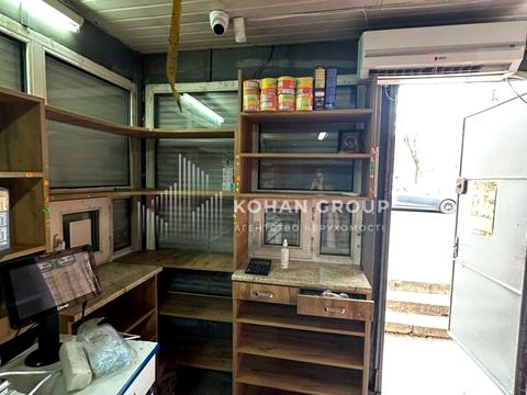 комерційна за адресою Кам'янецька вул., 141