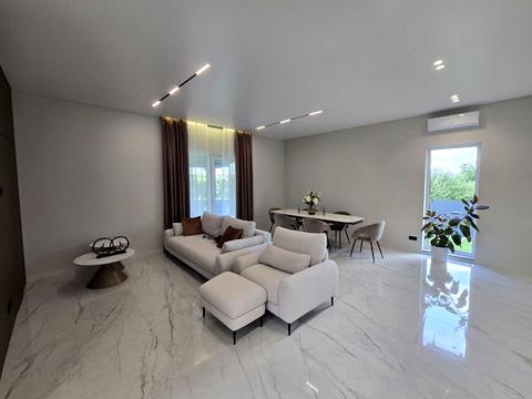 будинок за адресою Квітнева вул.