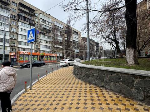 коммерческая по адресу Саксаганского ул., 84-86