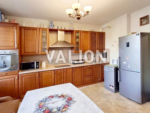 квартира за адресою Академіка Булаховського вул., 5-Б