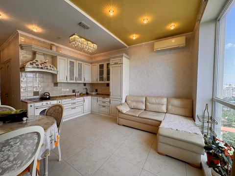 квартира за адресою Літературна вул., 12