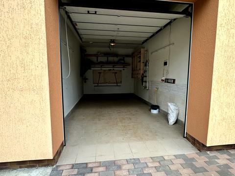 будинок за адресою Юності