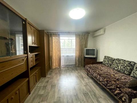 квартира за адресою Космонавтів вул., 142