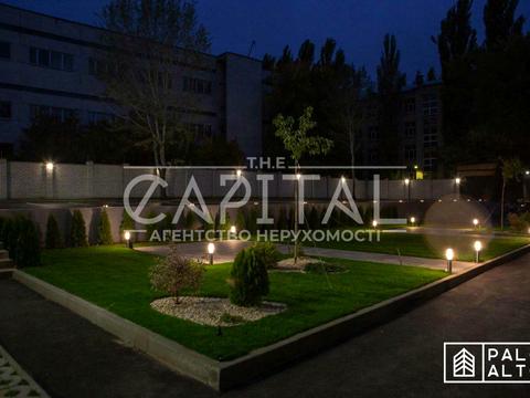 комерційна за адресою Старокиївська вул., 10