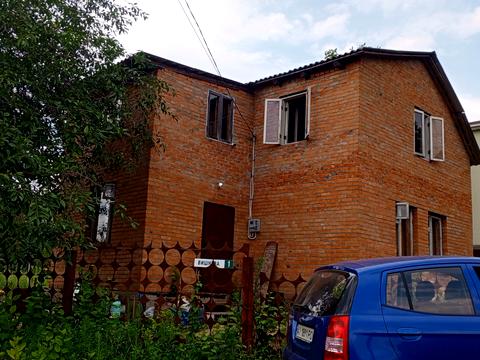 будинок за адресою Вишнева вул., 1