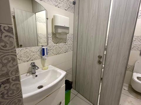 комерційна за адресою Героїв Майдану вул. (Театральна), 10