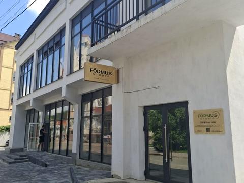 комерційна за адресою Лесі Українки просп., 12