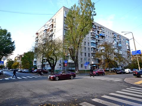 комерційна за адресою Почайнинська вул., 57/59