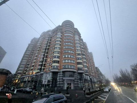 комерційна за адресою Лесі Українки бульв., 7-Б