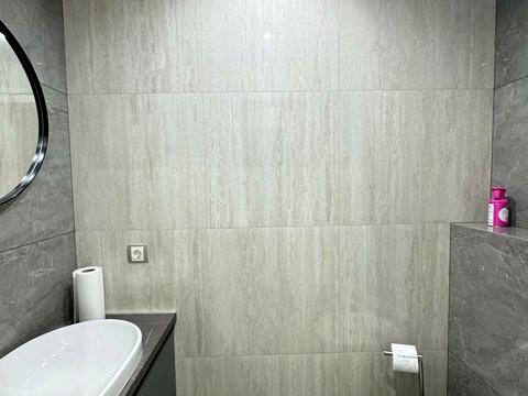 комерційна за адресою Костянтинівська вул., 75